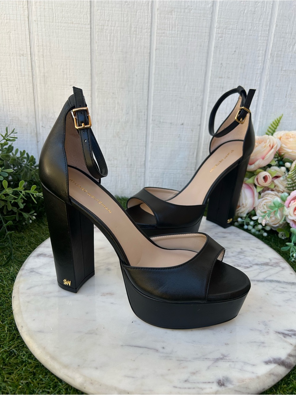 Stuart Weitzman Pamela
Platform Sandal Ankle-Strap Sandal — Black size 7.5